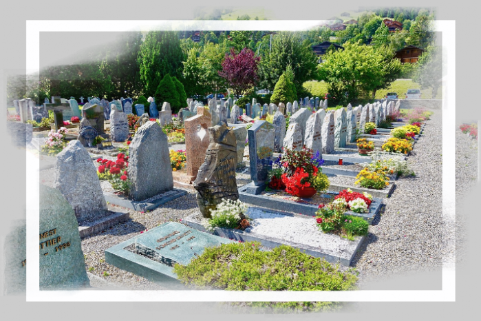 Gepflegtes Grab mit Grünpflege Brüseke